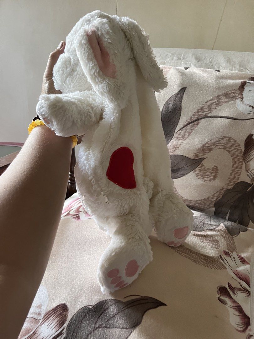 Lulla tissue holder AS IS (SALE) (Category: Designer & Blind Box Toys) located in Paranaque City. Submitted by bonsaiart (Listing ID 1461219865, Image 2). Description: Pre owned Flaw : need to replace garter As is 180(fixed) +sf Payment via GCASH or paymaya No to meetup No to cop / cod Shipping via j&t only.