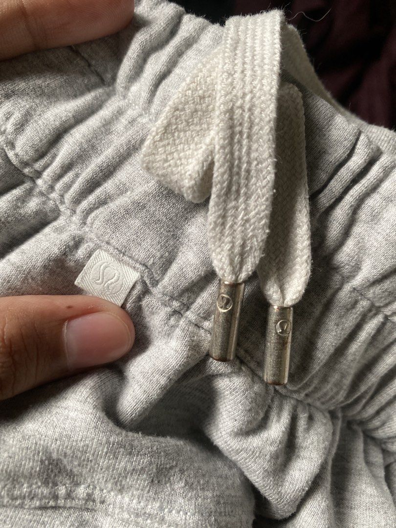 Lululemon Mellow In High-Rise Short 4.5” (Category: Activewear) located in Los Banos. Submitted by darlingg01 (Listing ID 1461125459, Image 3). Description: Dot 4.