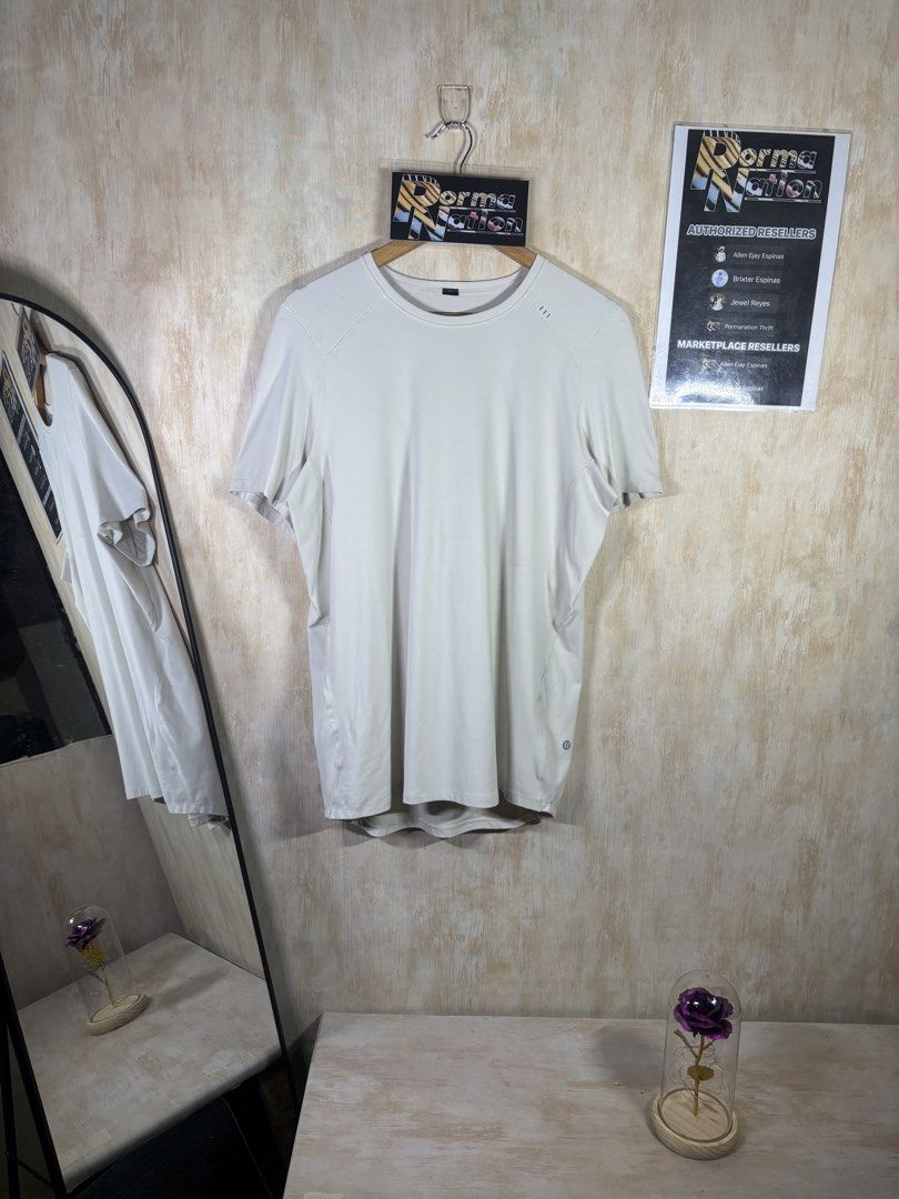 LULULEMON QUIKDRY SHIRT (Category: Tshirts & Polo Shirts ) located in Cabuyao City. Submitted by pormanation-thrift-store (Listing ID 1461239140, Image 3). Description: LULULEMON QUIKDRY SHIRT Condition: EXCELLENT Color rate: 9.5/10 Size: LARGE SLIM FIT/ MEDIUM LOOSEFIT Dimes: 20.5”Wx28”L Issue: NONE❌ Price: 1200.