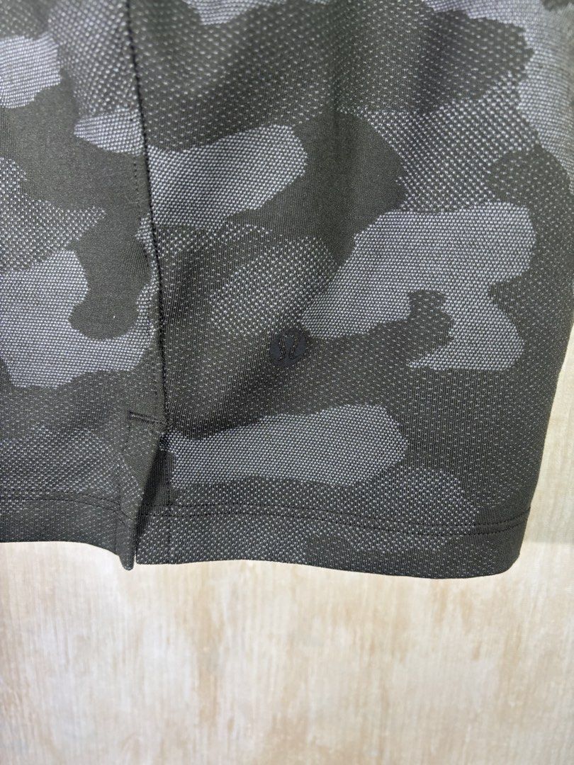 LULULEMON T.H.E. LINERLESS CAMO SHORT (Category: Shorts) located in Cabuyao City. Submitted by pormanation-thrift-store (Listing ID 1461153800, Image 3). Description: LULULEMON T.H.E. LINERLESS CAMO SHORT Condition: EXCELLENT Color rate: 9.5/10 Size: MEDIUM Dimes: 30-32”Wx20”L Issue: NONE❌ Price: 1200.