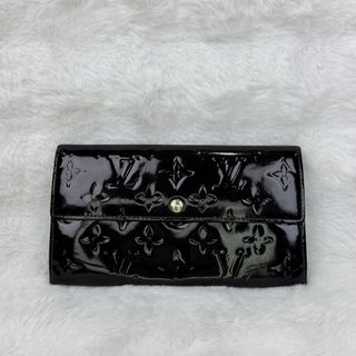 (Category: ) located in . Submitted by jhypeluxstore (Listing ID 1461168679, Image 1). Description: .