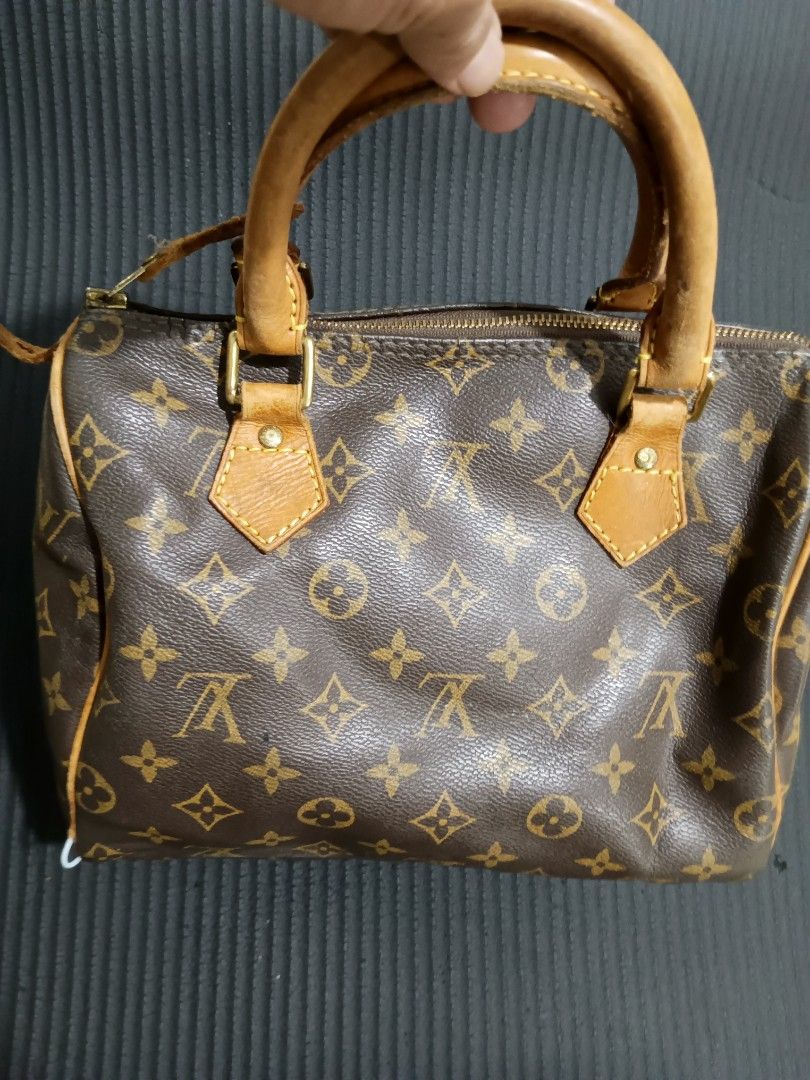 LV Speedy 30 (Category: Luxury Bags & Wallets) located in General Santos City (Dadiangas). Submitted by silvervintage77 (Listing ID 1461248215, Image 1). Description: LV Speedy 30 Very Good Condition 9.8/10 color rate.