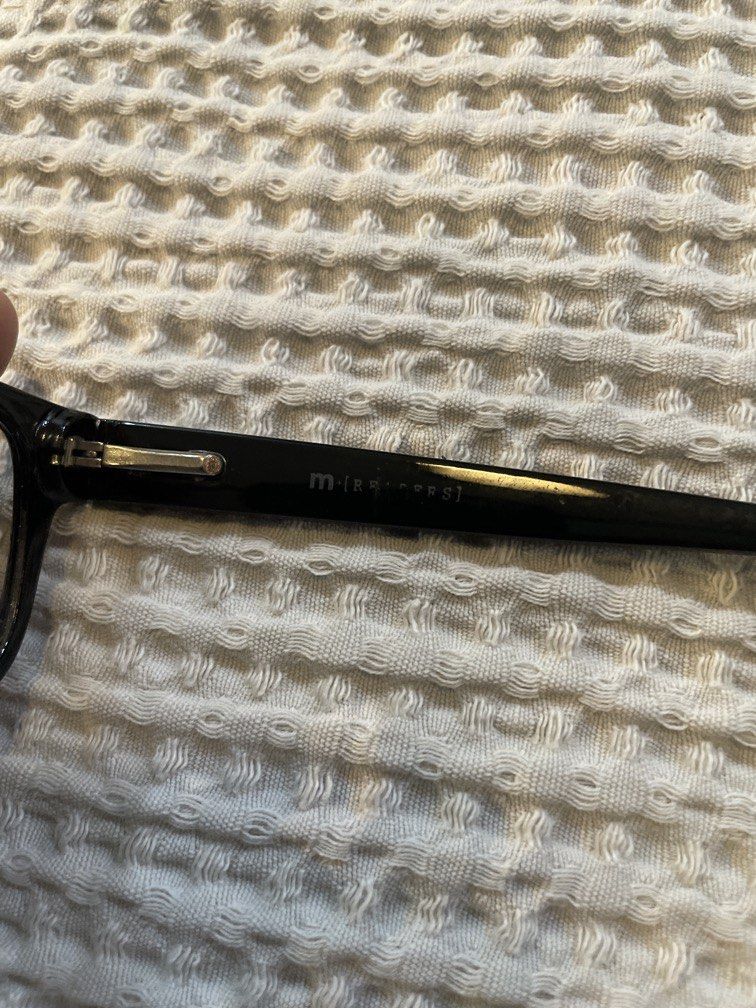 M [Readers] Oliver Classic Rectangular Reading Glasses (+3.00 Diopter) — Black Frame (Category: Sunglasses & Eyewear) located in Las Pinas. Submitted by yourneighbortotoro (Listing ID 1461141788, Image 2). Description: M [Readers] Oliver Classic Rectangular Reading Glasses (+3.00 Diopter) — Black Frame ✨ A classic, sophisticated pair of +3.00 reading glasses featuring a durable black rectangular frame with subtle metallic accents — ideal for shar