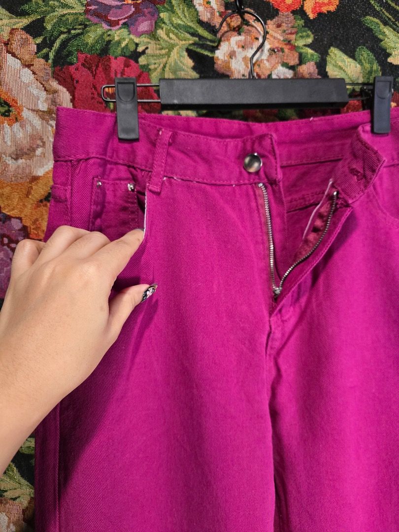 Magenta Wide Leg Pants (Category: Jeans) located in Paranaque City. Submitted by titaartestudio (Listing ID 1461271155, Image 2). Description: .