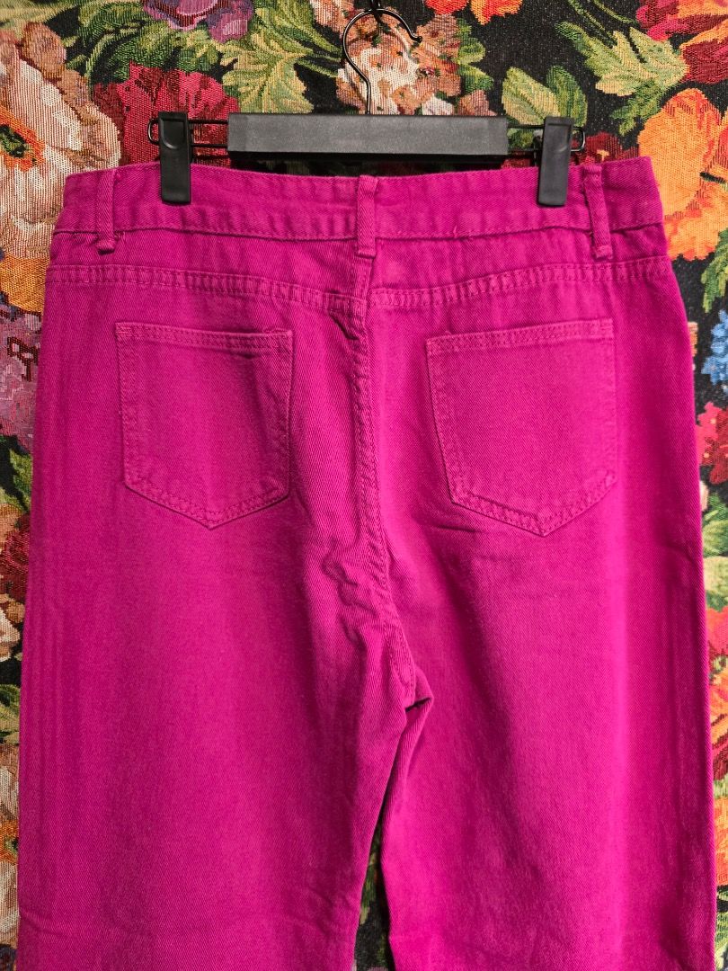 Magenta Wide Leg Pants (Category: Jeans) located in Paranaque City. Submitted by titaartestudio (Listing ID 1461271155, Image 3). Description: .