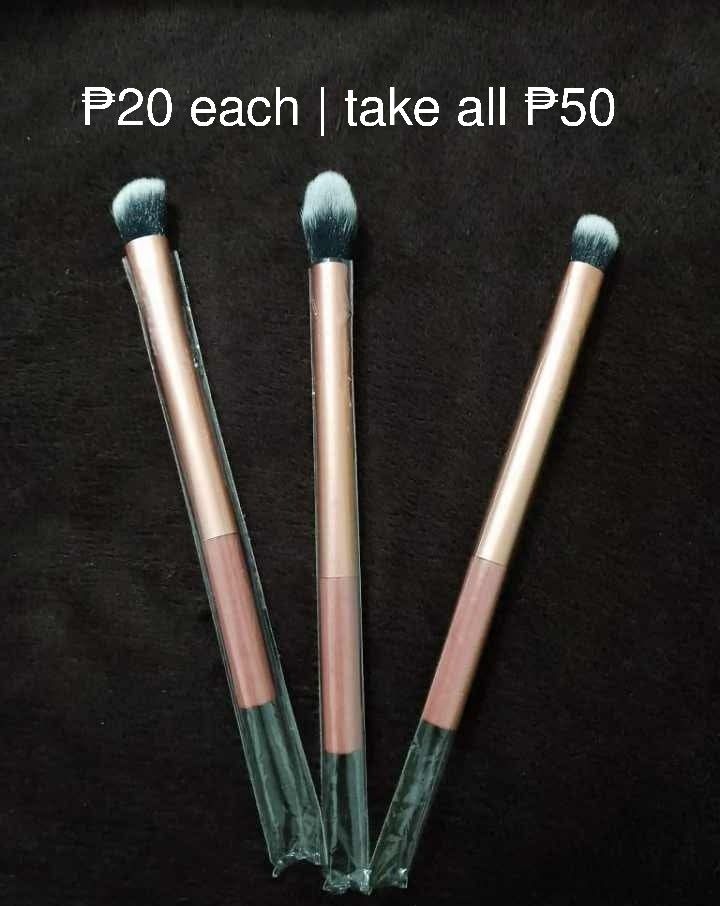 MAKE UP BRUSHES (Category: Makeup) located in Manila. Submitted by rlndhenise (Listing ID 1461173143, Image 3). Description: 𝐄𝐕𝐄𝐑𝐘𝐓𝐇𝐈𝐍𝐆 𝐄𝐑𝐀 🍒 Available stocks for this week! Kindly Check per picture for prices and other details. Have fun shopping! 🛒 Price starts at 10 pesos 𝗚𝗲𝗻𝘁𝗹𝘆 𝗥𝗲𝗺𝗶𝗻𝗱𝗲𝗿: • mine now, pay now • no cancellation (joyjoy miners will be posted) • no rush shipping • some items are pre ordered unless state