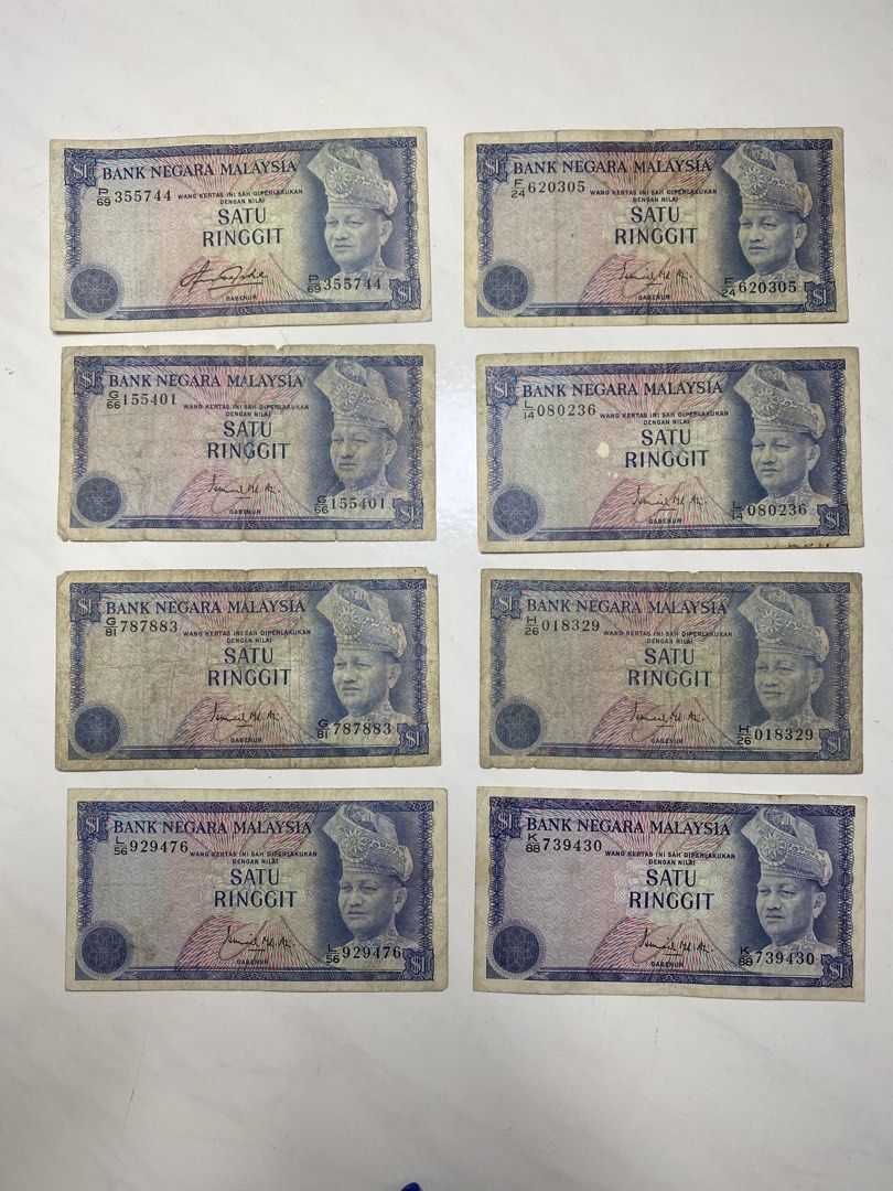 Malaysia Old Ringgit Notes (Category: Currency) located in Singapore. Submitted by _bling_bling (Listing ID 1461283184, Image 1). Description: -Mix good/tear/hole conditions -Sold as is.