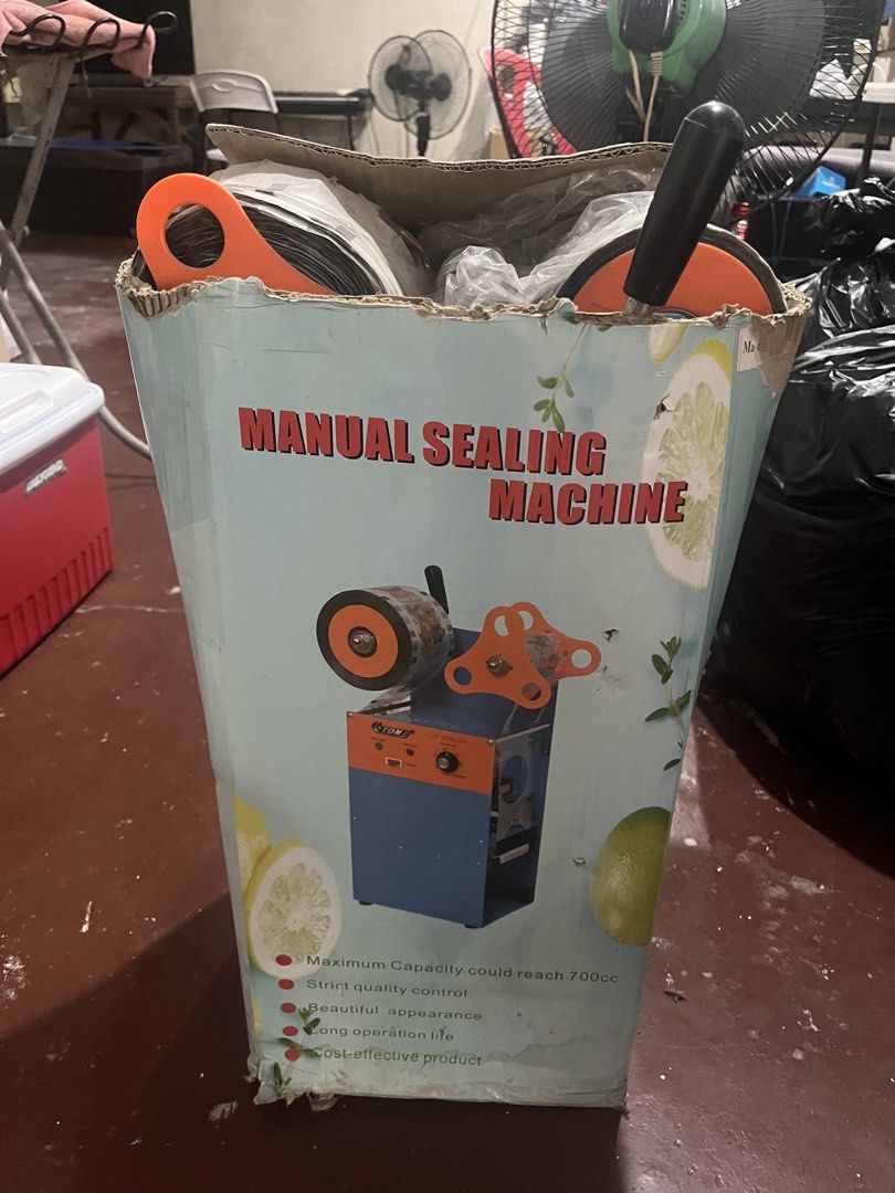 Manual Sealing Machine for Cups (Category: Coffee Machines & Makers) located in Taytay. Submitted by zealforest.b5492c (Listing ID 1461201226, Image 1). Description: - Manual sealing machine for cups - Maximum capacity: 700cc - Ideal for sealing drinks - Easy to operate - Long operational life - Cost-effective solution - Get yours now!.
