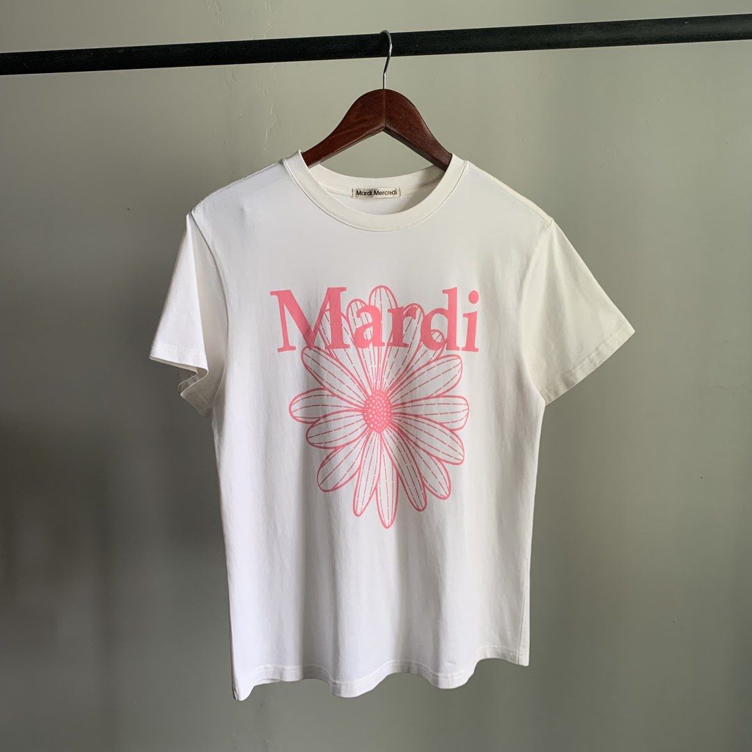 Mardi Mercredi (Category: Shirts) located in Cabuyao City. Submitted by swavy.yer (Listing ID 1461153493, Image 2). Description: Mardi Mercredi Medium 19x25 -800.