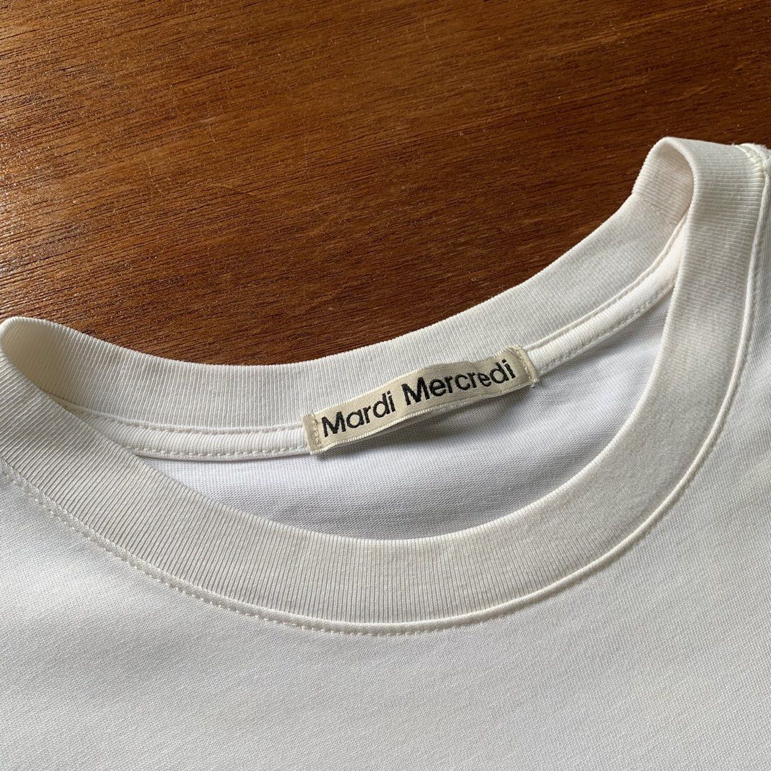 Mardi Mercredi (Category: Shirts) located in Cabuyao City. Submitted by swavy.yer (Listing ID 1461153493, Image 3). Description: Mardi Mercredi Medium 19x25 -800.