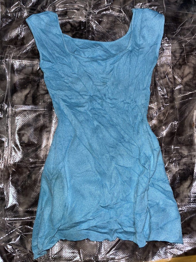marie.coco Ribbed Square-Neck Knit Tank Top (Category: Others Tops) located in Mexico. Submitted by amaya_thriftstore (Listing ID 1461279076, Image 1). Description: Ribbed knit tank top, wide strap square neck top, blue ribbed camisole, sleeveless fitted knit, boat neck knit tank.