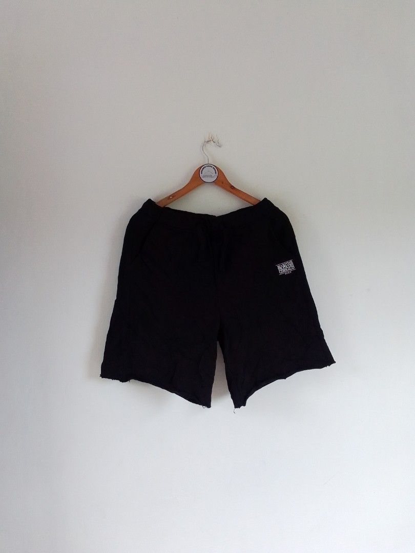 Marithe Francois Girbaud Black Shorts Size M (Category: Shorts) located in Malilipot. Submitted by santosbolofer (Listing ID 1461152410, Image 1). Description: Marithe Francois Girbaud Black Shorts Size M on tag Waistline 30-32 Length 18.5 Excellent to new condition 400 plus sf Loc. Bicol📌.