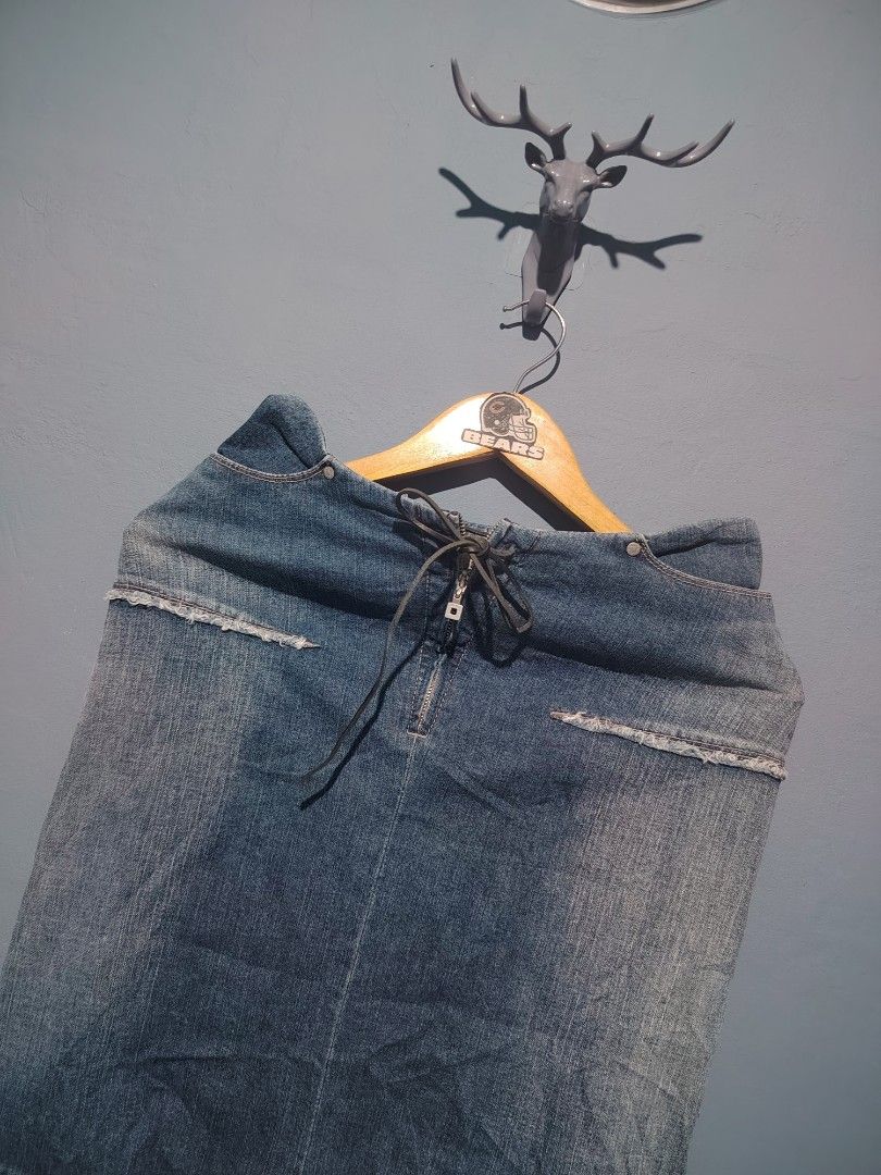 Marithe Francois Girbaud Denim Midi Skirt (Category: Skirts) located in Cavite. Submitted by lookksph (Listing ID 1461317520, Image 2). Description: FOR SALE NO ISSUE EXCELLENT CONDITION 900 + SF PM FOR MORE DETAILS MODE OF PAYMENT G CASH.