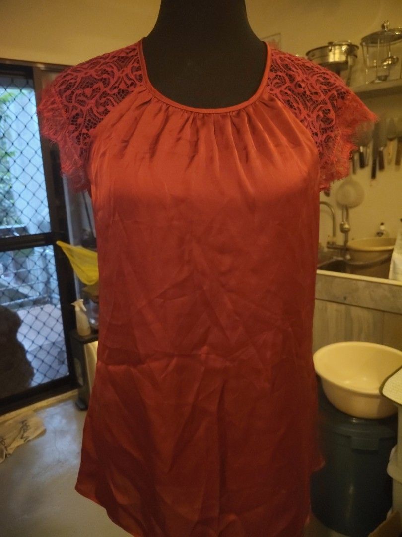 Maroon blouse (Category: Dresses) located in Cebu City. Submitted by ayeenr (Listing ID 1461225471, Image 2). Description: .