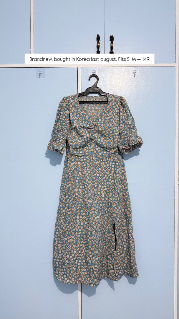 Maxi dress w/ slit from korea (Category: Dresses) located in Las Pinas. Submitted by mitch_24 (Listing ID 1461162365, Image 1). Description: Fits S-M.