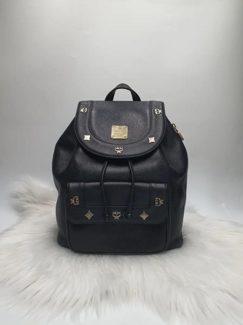 MCM Munchen Visetos Vintage Black Magnetic Backpack Bag (Category: Activewear) located in Manila. Submitted by aftermarketphilippines (Listing ID 1461178608, Image 1). Description: MCM Munchen Visetos Vintage Black Magnetic Backpack Bag 9.5/10 (Good As New) No issue Used Price : 9000 HMU Location: San Juan City .