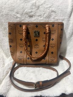 (Category: ) located in . Submitted by princessthriftbags (Listing ID 1461310728, Image 1). Description: .