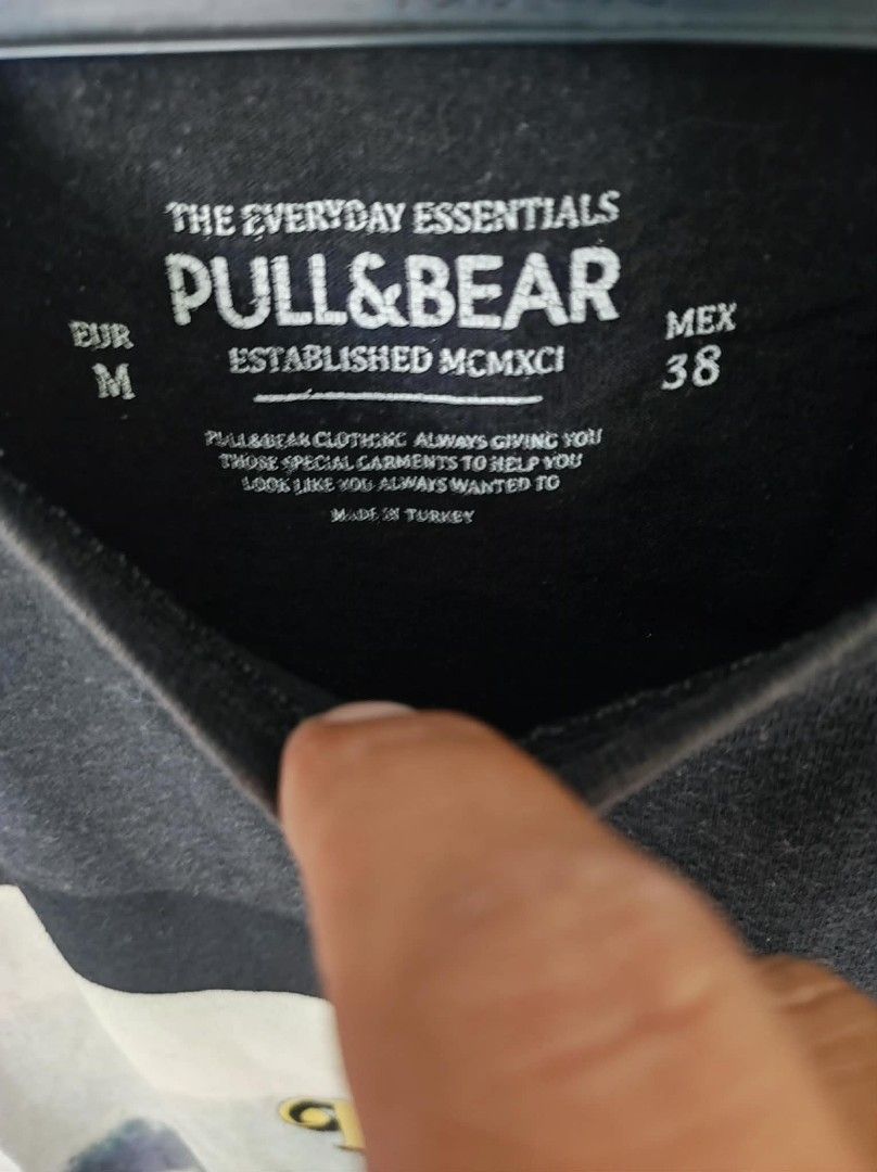 Men's Black Tshirt (Category: Tshirts & Polo Shirts ) located in Bacolod City. Submitted by saltandlight.thrift (Listing ID 1461274776, Image 2). Description: .
