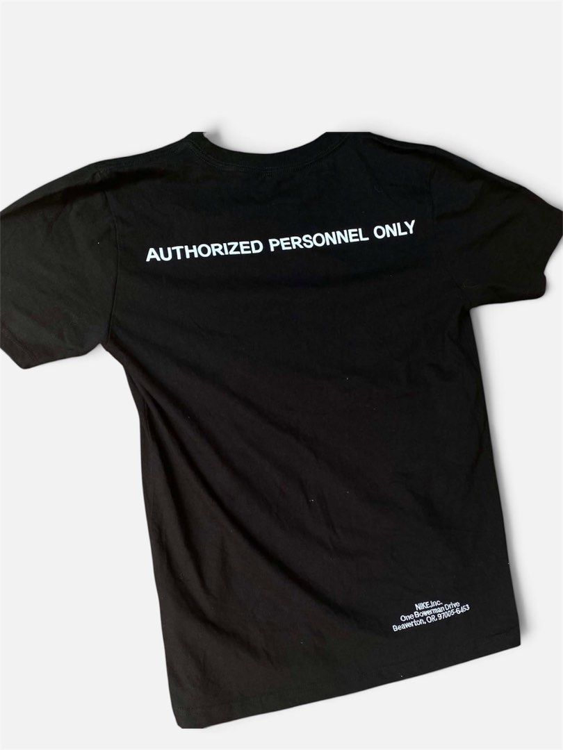 MEN’S NIKE TECH SPORTSWEAR (Category: Tshirts & Polo Shirts ) located in Bacolod City. Submitted by truk_thrift (Listing ID 1461275539, Image 2). Description: .