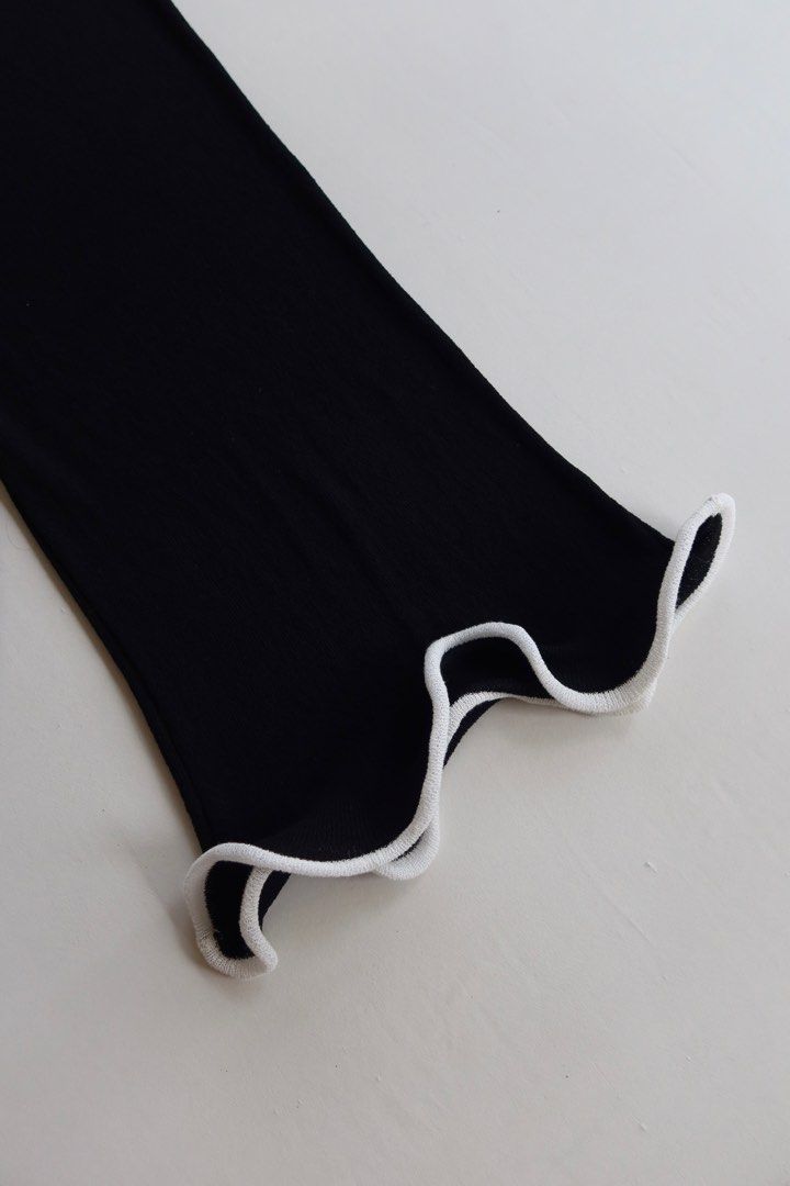 MESHKI | Knitted Halter Dress (Category: Dresses) located in Iloilo. Submitted by wearladiva (Listing ID 1461299851, Image 2). Description: -stretchable Size: XXS-S Length: 59”.
