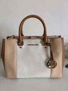 （分類：）位於 。 由 cm01324 提交（商品編號 1461193072，圖片 1）。簡介： 。