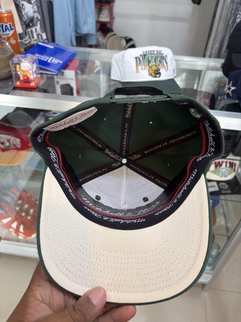 Milwaukee Bucks buzzer beater hat (Category: Caps & Hats) located in Pinamalayan. Submitted by danilotubero08 (Listing ID 1461132933, Image 2). Description: Milwaukee Bucks buzzer beater hat by mitchell & ness.
