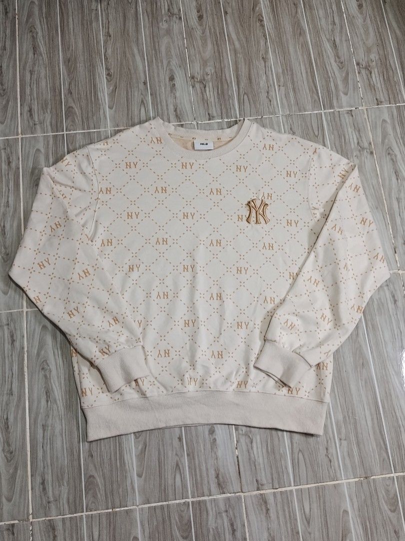 MLB NY YANKEES AOP MONOGRAM SWEATER JACKET (freeshipping) (Category: Coats, Jackets and Outerwear) located in Quezon City. Submitted by gyl-stop (Listing ID 1461132700, Image 1). Description: free shipping 24 x 28 excellent condi cr: 9.8/10 issue: none.
