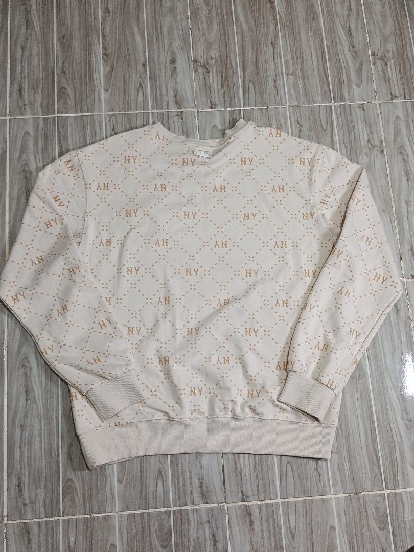 MLB NY YANKEES AOP MONOGRAM SWEATER JACKET (freeshipping) (Category: Coats, Jackets and Outerwear) located in Quezon City. Submitted by gyl-stop (Listing ID 1461132700, Image 2). Description: free shipping 24 x 28 excellent condi cr: 9.8/10 issue: none.