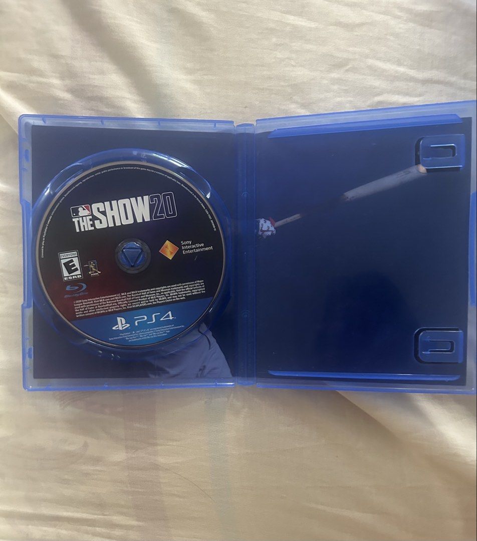 MLB The Show 20 PS4 Game (Category: PlayStation) located in Marilao. Submitted by ignacioyur63022 (Listing ID 1461158493, Image 2). Description: - MLB The Show 20 for PlayStation 4 - Features Javier Báez on the cover - Game disc is in the case - Ready for baseball action.