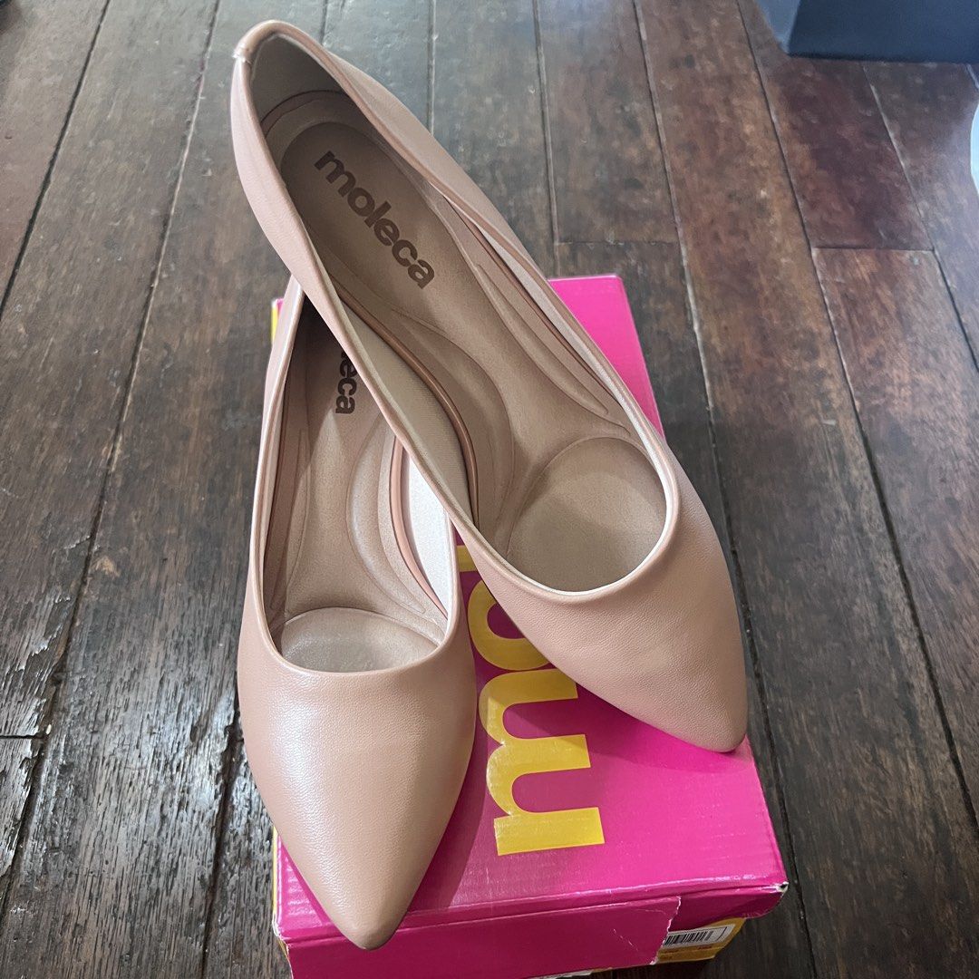 Moleca Beige Nude Pointed Toe Block Heels Size 37 (Category: Heels) located in Makati City. Submitted by coollections (Listing ID 1461168178, Image 2). Description: - Brand: Beira Rio - Color: Neutral Beige - Style: Pointed Toe Heels - Heel Type: Comfortable Block Heel - Size: 37 EUR - Condition: Comes with original box - Perfect for: Work or casual outings 24-24.5cm insole Brand new Rfs: wrong size.