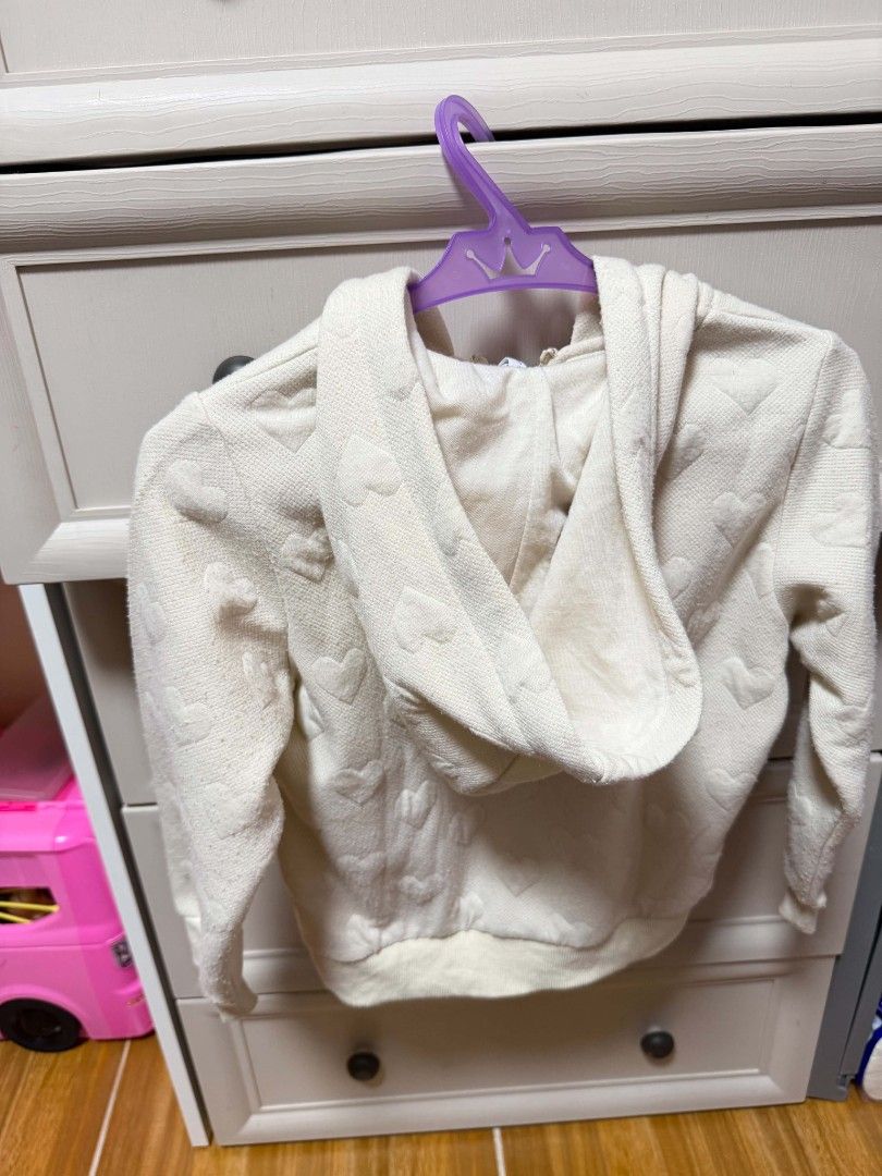 Moose Girl Jacket for Kids (Category: Babies & Kids Fashion) located in Manila. Submitted by enticexx (Listing ID 1461136079, Image 3). Description: Size: 4 Good for 2-4Y.