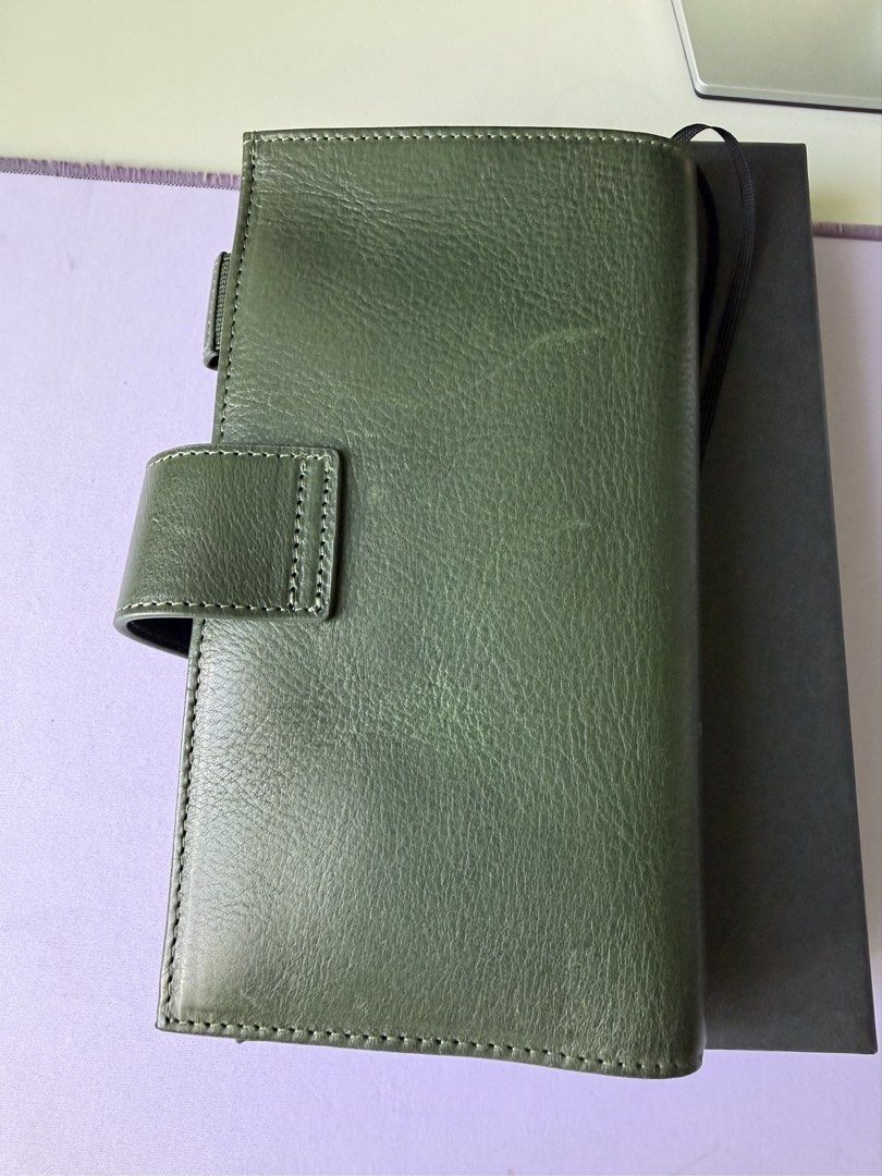 Moterm planner (weeks) cover (Category: Other Stationery & Craft) located in Quezon City. Submitted by iamafairy (Listing ID 1461321878, Image 3). Description: Barely used Color is khaki green.
