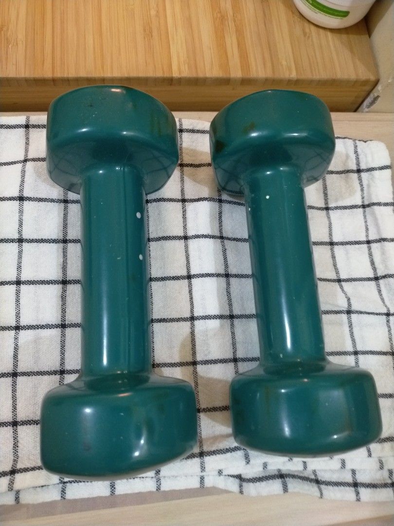 Musclepower 5LB Dumbbells (Pair) (Category: Weights & Dumbbells) located in Makati City. Submitted by braveandbold_18 (Listing ID 1461315749, Image 1). Description: - Set of 2 green Musclepower dumbbells - Each dumbbell weighs 5LB - Perfect for home workouts and adding resistance.