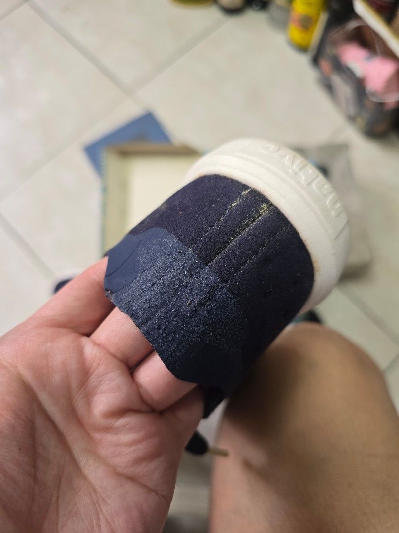 NATIVE Monaco Low Shoes (Category: Sneakers) located in Quezon City. Submitted by thegoodsplanetmnl (Listing ID 1461265352, Image 2). Description: Defect : Cracks as shown in the picture. But overall condition of shoe is very good. Still very much usesable..