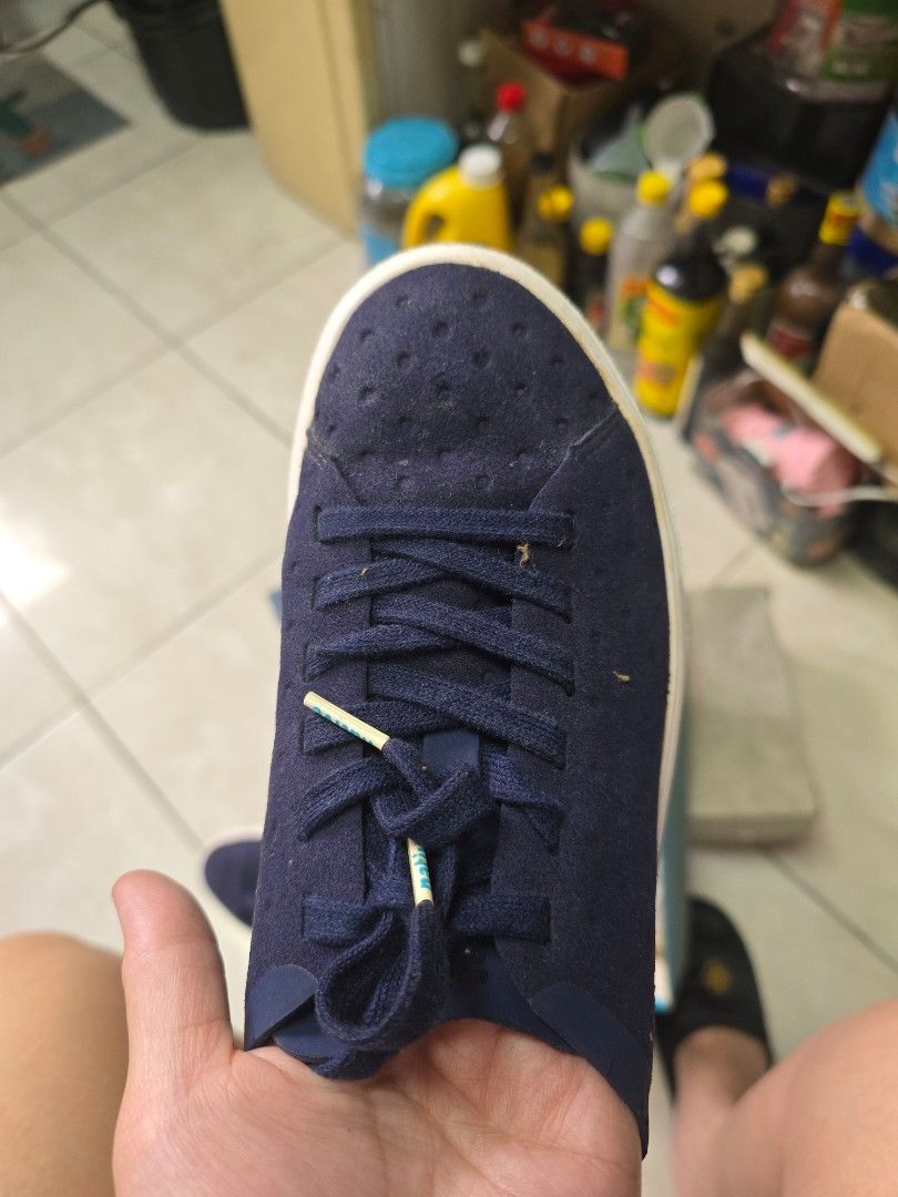 NATIVE Monaco Low Shoes (Category: Sneakers) located in Quezon City. Submitted by thegoodsplanetmnl (Listing ID 1461265352, Image 3). Description: Defect : Cracks as shown in the picture. But overall condition of shoe is very good. Still very much usesable..