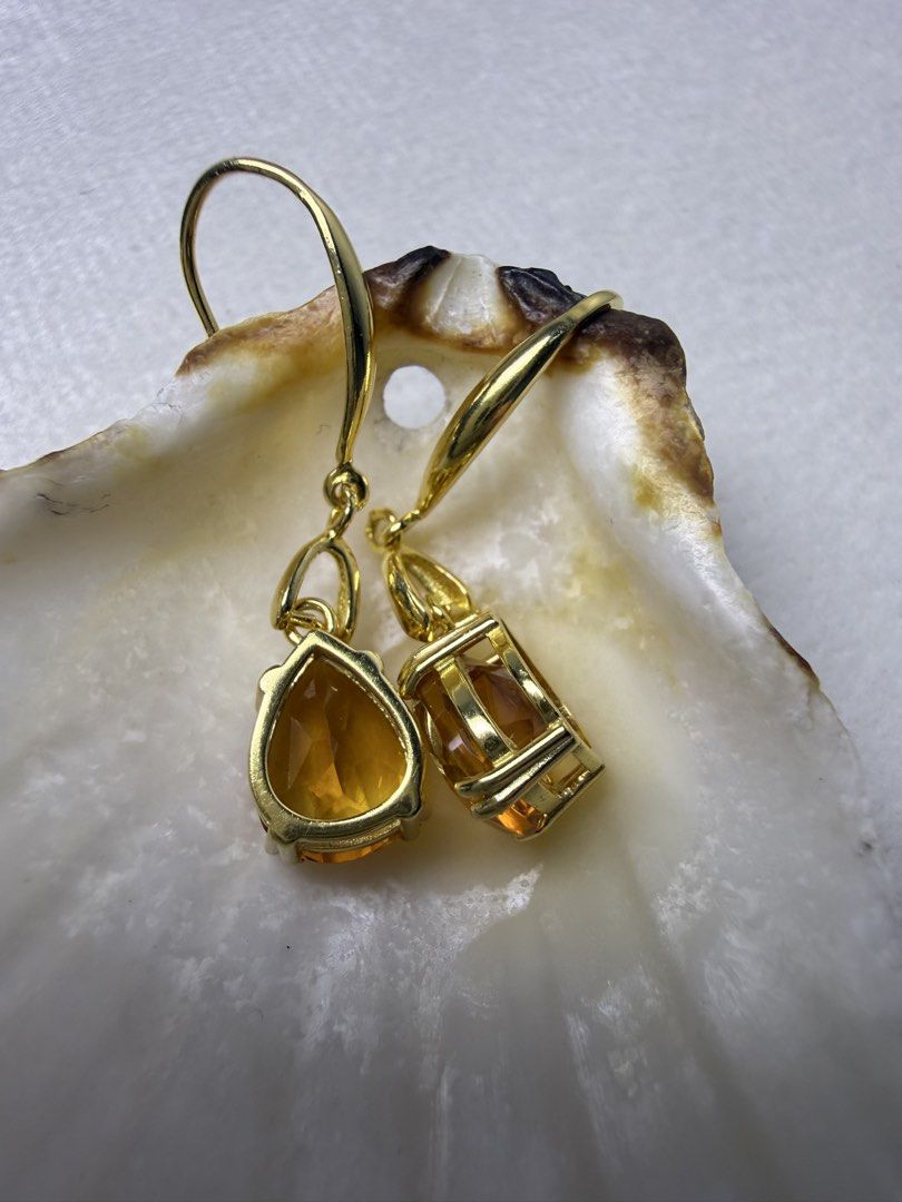 Natural Citrine Dangling Earrings - Pear (Category: Earrings) located in Baguio. Submitted by mooi.kuryba (Listing ID 1461293308, Image 3). Description: Citrine, with its sunny hues, is not only an aesthetically pleasing gem but also renowned for its numerous benefits and positive properties. ☀️ Often regarded as the stone of prosperity, joy, and energy, citrine exudes a powerful positive energy that can significantly impact both physical and emo