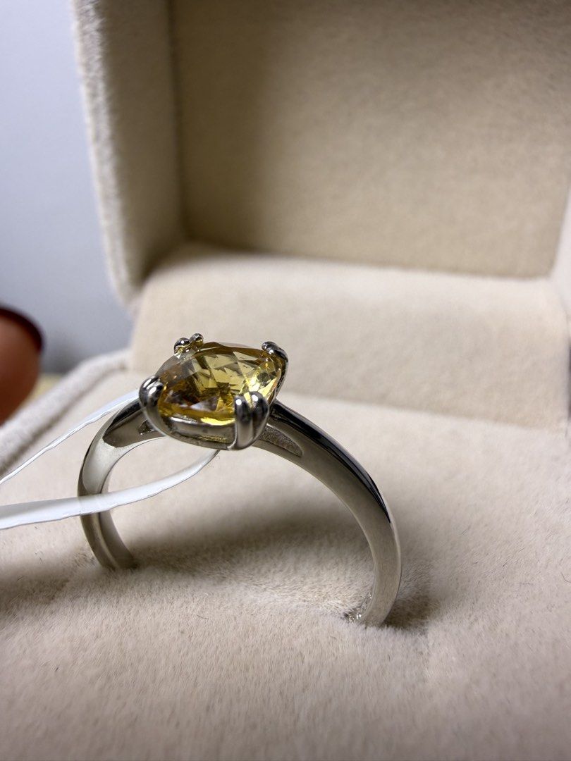 Natural Citrine Ring S6 (Category: Rings) located in Baguio. Submitted by mooi.kuryba (Listing ID 1461297836, Image 3). Description: Citrine, with its sunny hues, is not only an aesthetically pleasing gem but also renowned for its numerous benefits and positive properties. ☀️ Often regarded as the stone of prosperity, joy, and energy, citrine exudes a powerful positive energy that can significantly impact both physical and emotional well-being. ✨