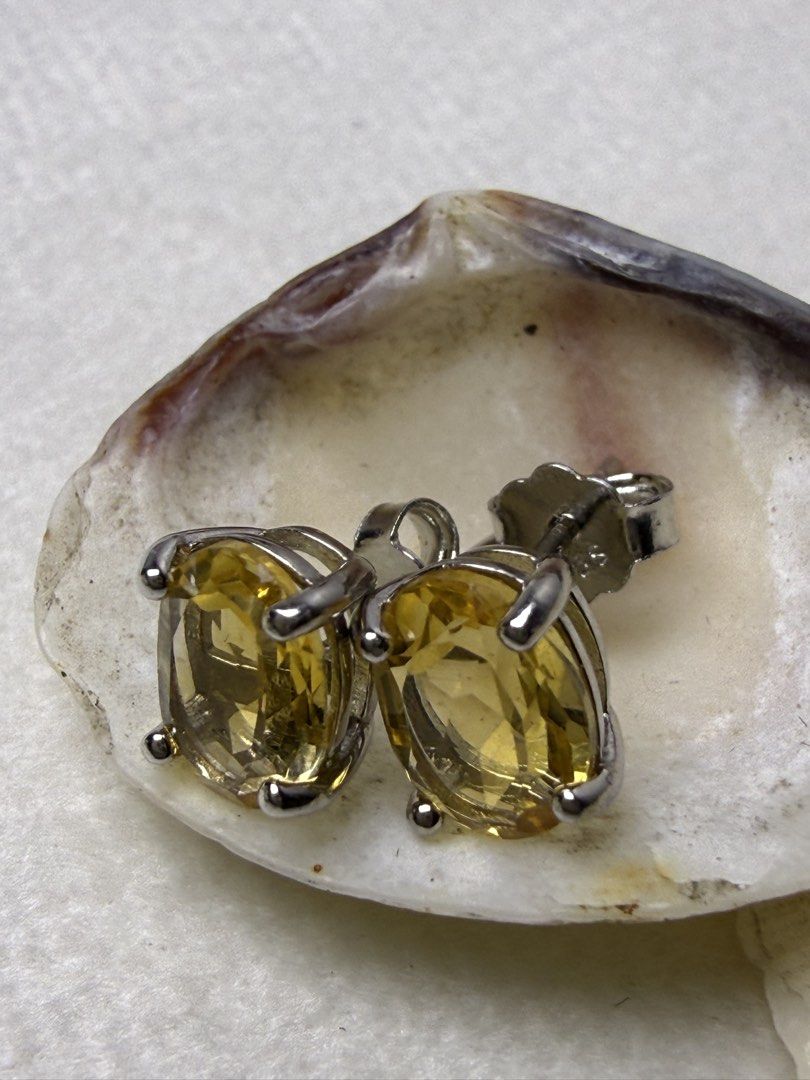 Natural Citrine Stud Earrings - Oval (Category: Earrings) located in Baguio. Submitted by mooi.kuryba (Listing ID 1461296070, Image 2). Description: Citrine, with its sunny hues, is not only an aesthetically pleasing gem but also renowned for its numerous benefits and positive properties. ☀️ Often regarded as the stone of prosperity, joy, and energy, citrine exudes a powerful positive energy that can significantly impact both physical and emotion