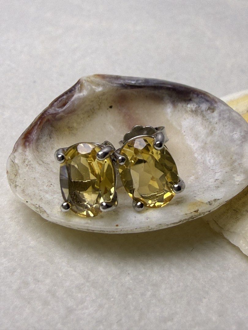 Natural Citrine Stud Earrings - Oval (Category: Earrings) located in Baguio. Submitted by mooi.kuryba (Listing ID 1461296070, Image 1). Description: Citrine, with its sunny hues, is not only an aesthetically pleasing gem but also renowned for its numerous benefits and positive properties. ☀️ Often regarded as the stone of prosperity, joy, and energy, citrine exudes a powerful positive energy that can significantly impact both physical and emotion