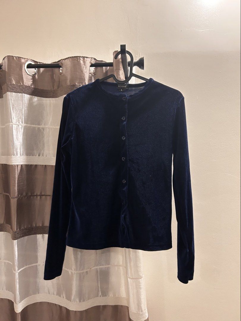 navy blue velvet cardigan (Category: Longsleeves) located in Quezon City. Submitted by manqofloater (Listing ID 1461246110, Image 1). Description: .