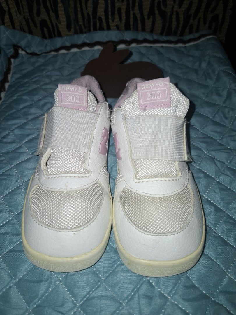 NEW BALANCE 300 18CM (Category: Babies & Kids Fashion) located in Cavite. Submitted by annek_annek (Listing ID 1461214346, Image 2). Description: NEW BALANCE 300 FOR KIDS 18CM CONDITION: GOOD CONDITION PLEASE DO MANAGE EXPECTATION. ITEMS IS PRELOVED. PLEASE SEND ME A MESSAGE FOR MORE DETAILS..