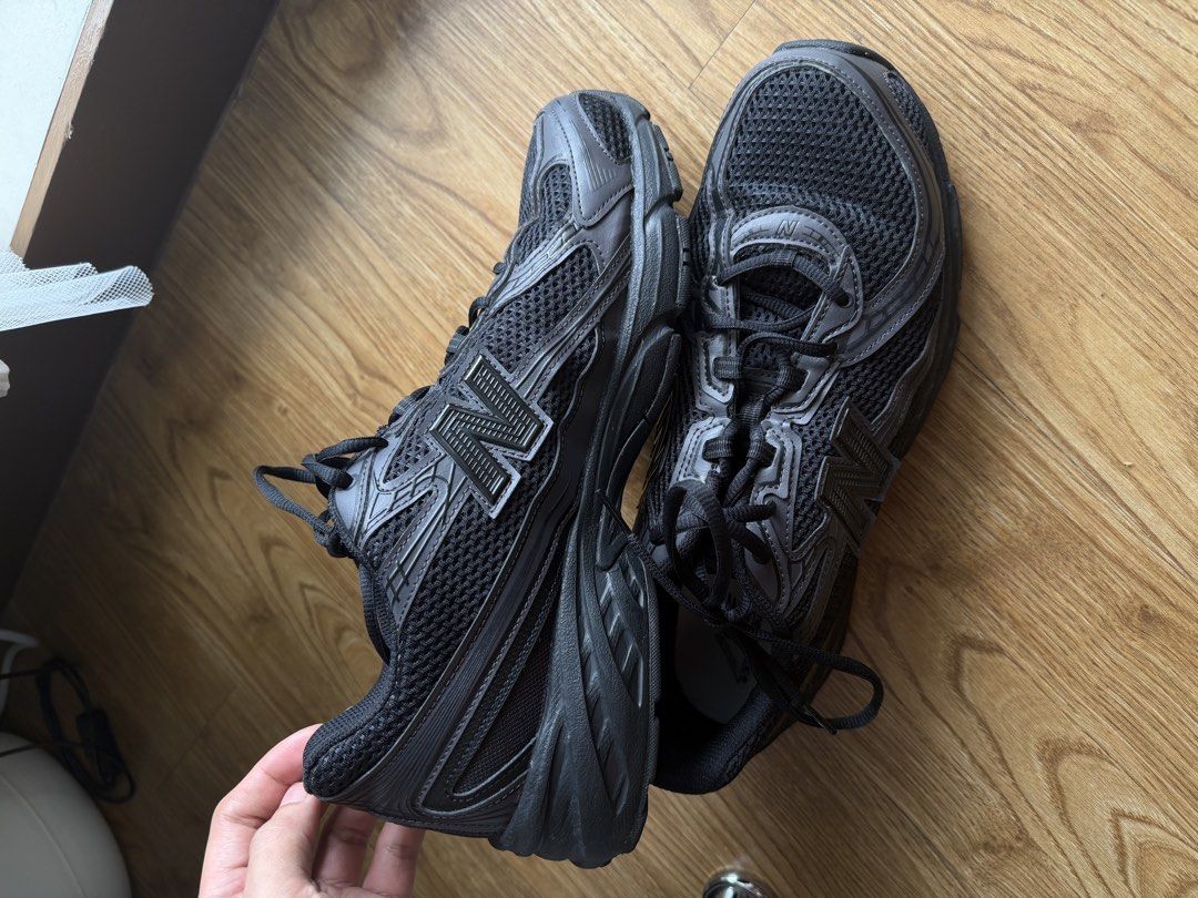 New Balance 740 (Category: Casual Shoes) located in Quezon City. Submitted by coollion-e803bb (Listing ID 1461147394, Image 2). Description: NB 740 Triple Black with box Bought at Singapore Original Price: around 7-8k RFS: Wrong Size, not my style.