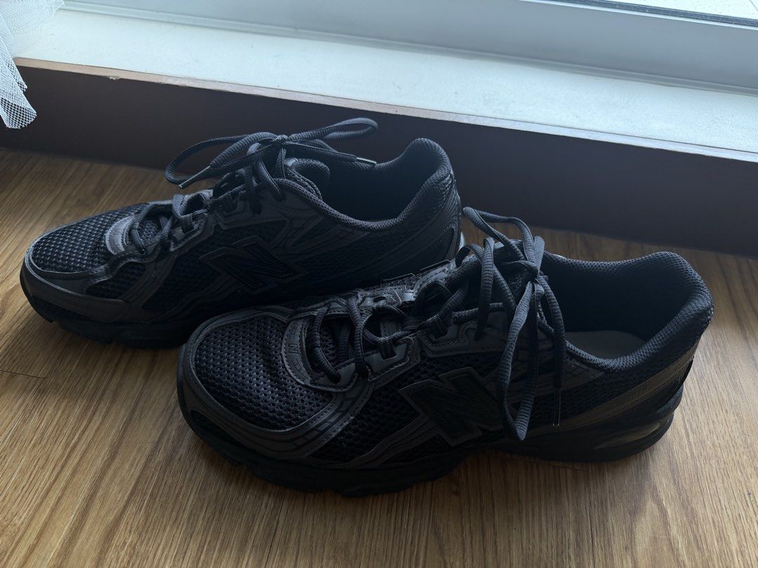 New Balance 740 (Category: Casual Shoes) located in Quezon City. Submitted by coollion-e803bb (Listing ID 1461147394, Image 1). Description: NB 740 Triple Black with box Bought at Singapore Original Price: around 7-8k RFS: Wrong Size, not my style.