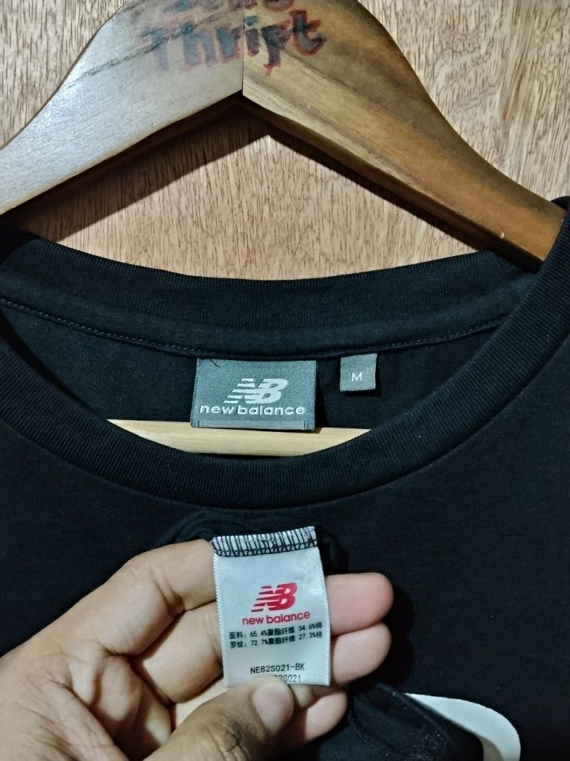 NEW BALANCE SHIRT (Category: Activewear) located in Kalibo. Submitted by ionsthrift (Listing ID 1461302646, Image 3). Description: 📌Ugaliing mag basa palagi, pra iwas tanong o aberya. 📌Wag na mag offer kng hndi nman kayang panindigan or bibilhin. Dahil once na nag offer ka dpat sure ka. 📌Please, manage your expectation nlng, halos lahat po ng items ay galing ukay, denedeclare ko nman pag my issue, pro pasensya na pag meron akong di napansin, l