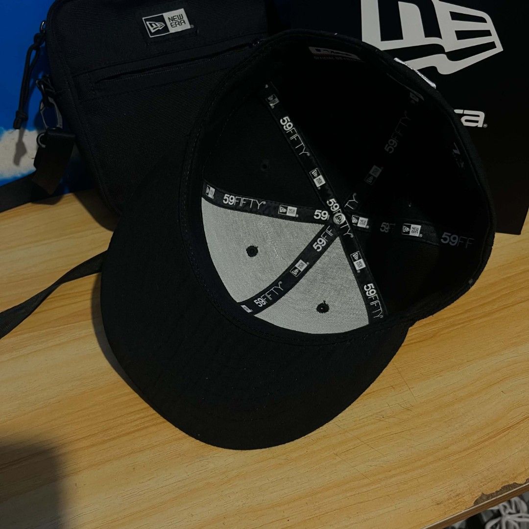 NEW ERA X SOX OG LOGO FITTED (Category: Caps & Hats) located in Zamboanga. Submitted by thriftbyeems (Listing ID 1461267265, Image 3). Description: Anyone interested? Authentic! ‼️ size 7 1/4.