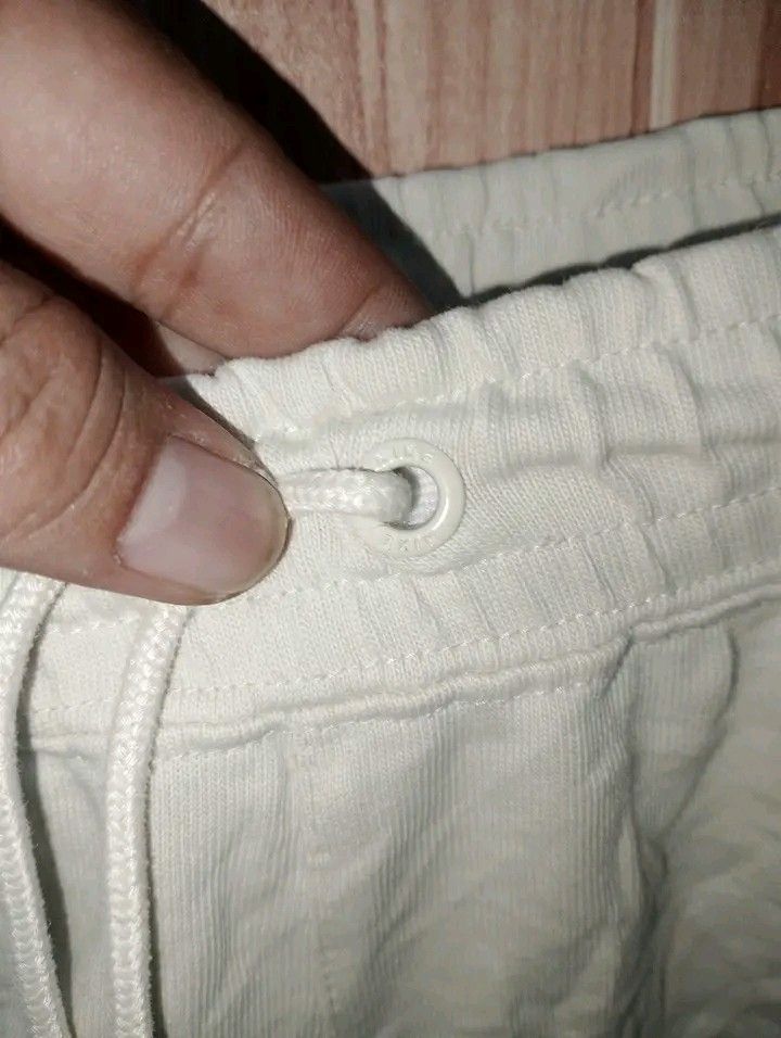 NIKE (Category: Shorts) located in Taguig. Submitted by clothingselection (Listing ID 1461237346, Image 3). Description: PTPA NIKE COTTON SHORT W 30-34 L 15 EXCELLENT CONDITION NID WASH FRESH FROM BALE CUT MAINTAG WITH WASHTAG.