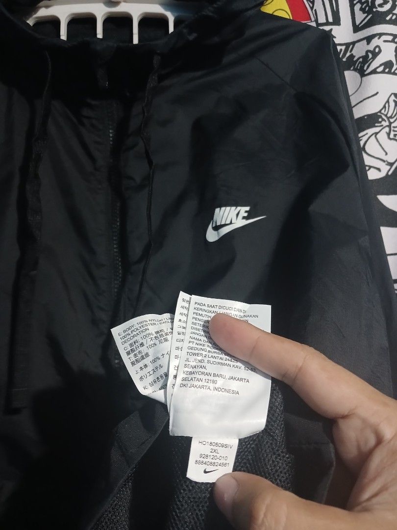 🔥Nike🔥 (Category: Coats, Jackets and Outerwear) located in Cadiz. Submitted by jcthrifting (Listing ID 1461251015, Image 3). Description: 🔥Nike🔥 Nike CE Woven Hooded Track Suit (Nike Woven Jacket) authentic✅️ Black na black 2XL on tag 24.5W×27.5L minimal flaw sa zipper seen sa last pic 📩.