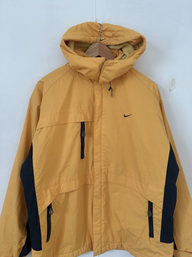 NIKE ACG JACKET (Category: Coats, Jackets and Outerwear) located in Las Pinas. Submitted by archimedes.joaquin (Listing ID 1461180288, Image 3). Description: Excellent condition - 9.7/10 color rate - embroidered all logo - sz XL 24.5 width 29 length - detachable hood No issue.