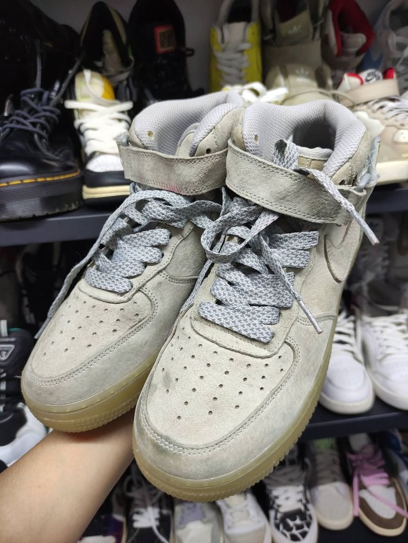 NIKE AIR FORCE ONE MID REIGNING CHAMP - EUR 40 (Category: Sneakers) located in Las Pinas. Submitted by w3e_ph_select_shop (Listing ID 1461298801, Image 1). Description: US 7 EUR 40 .