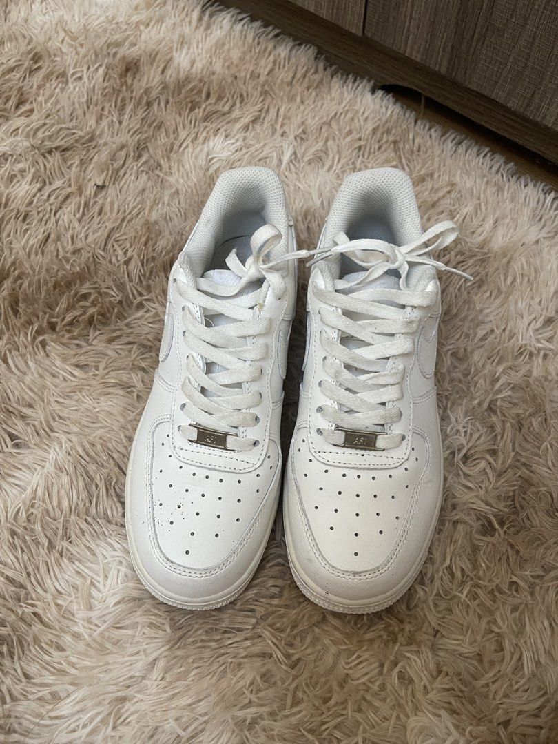 NIKE AIR FORCE SHOES (Category: Casual Shoes) located in Concepcion. Submitted by wowsinigangmix (Listing ID 1461267277, Image 1). Description: NIKE AIR FORCE WOMENS COLOR WHITE SIZE 39 WORN ONCE NO BOX MANAGE EXPECTATIONS.